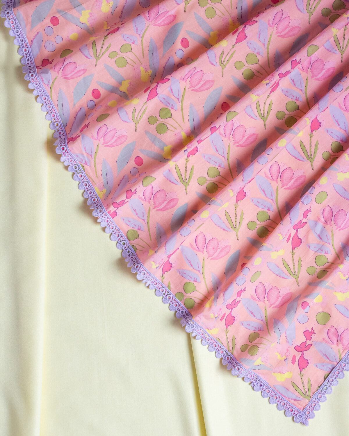 Cream lotus with printed pink dupatta - Image 2