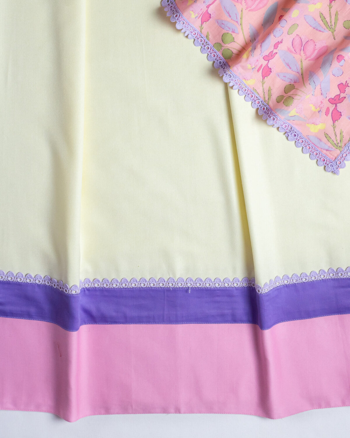 Cream lotus with printed pink dupatta - Image 3
