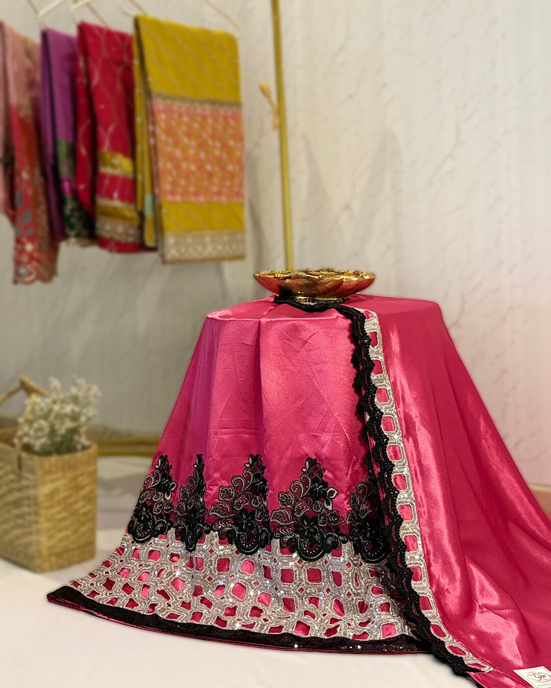 Hot Pink with Black Rida The shades of pink - Image 1