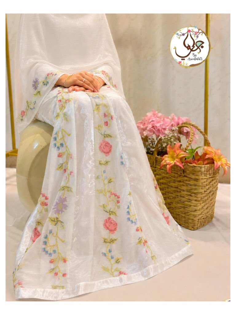 White Floral Veil Kali Lehenga Rida