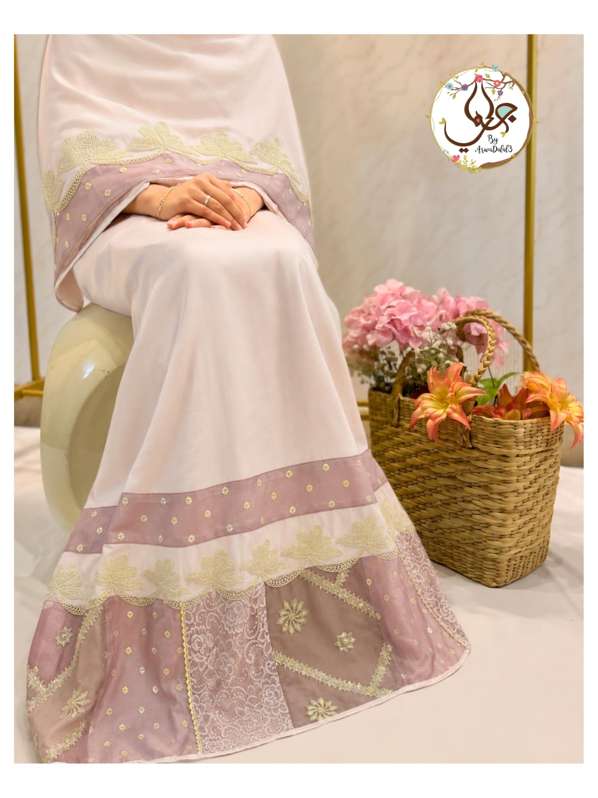 Textured Traditions Cream & Mauve Handworked Panel Rida