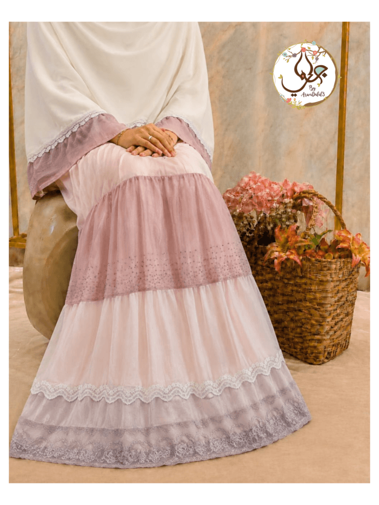 Blush Pink & White Tiered Rida